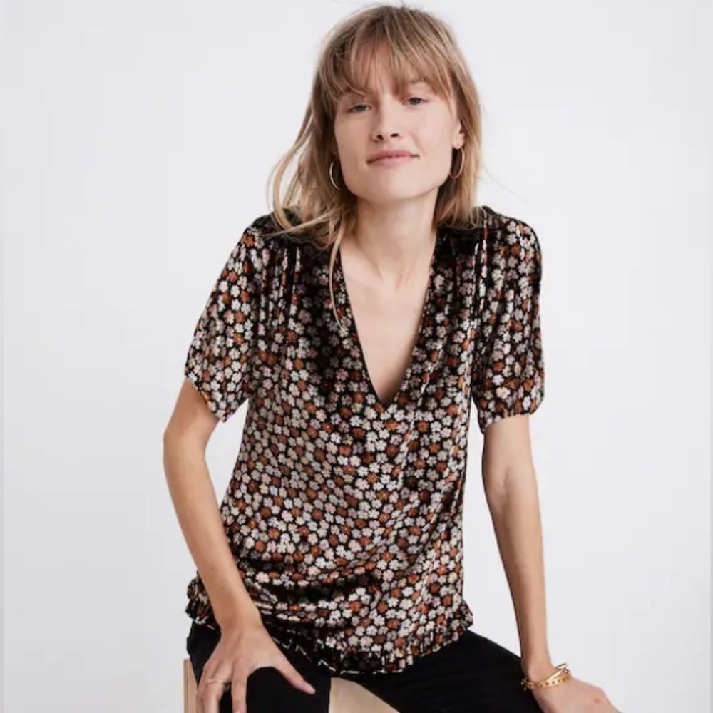 Madewell Velvet Tulip-Sleeve Ruffle Top in Petite Blooms size medium